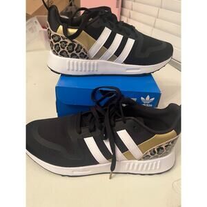 Adidas leopard NIB size 9 Sneaker tennis shoes athletic sports brand new